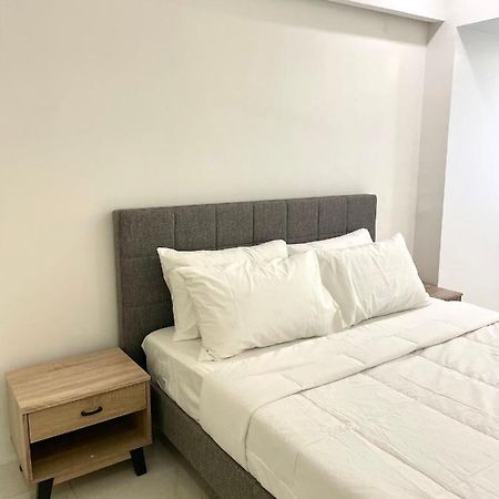 Burgundy Guest Suite Манила Экстерьер фото